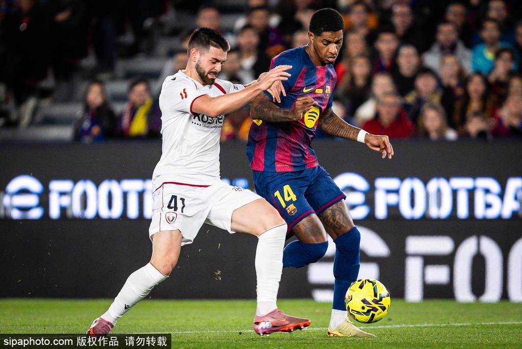 西甲-拉菲尼亚双响佩德里助攻 巴萨2-0奥萨苏纳先赛7分领跑